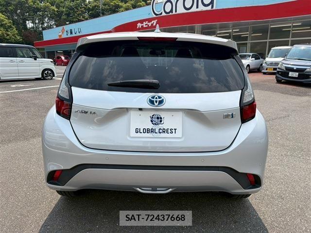 Toyota AQUA 2022-09 6674946-6