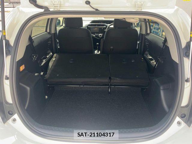 Toyota AQUA 2018-10 6674954-9