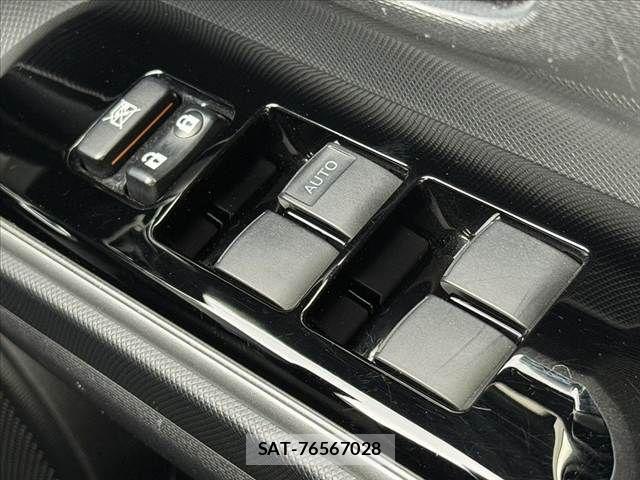 Toyota AQUA 2019-01 6682572-27