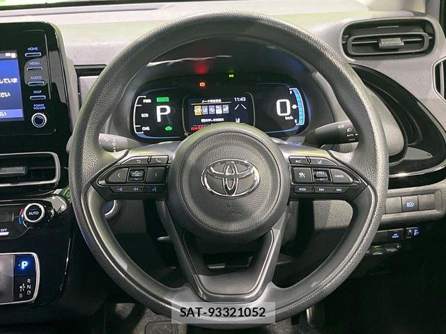 Toyota AQUA 2023-07 6683679-11