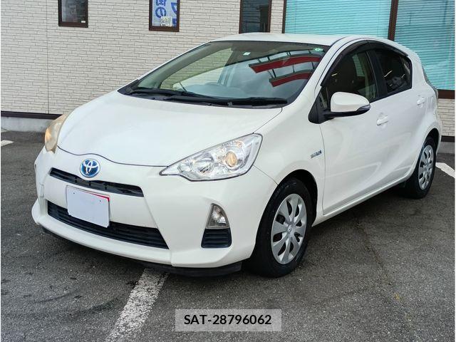 Toyota AQUA 2013-03 6682576-0