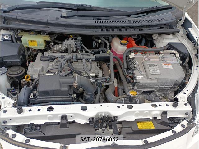 Toyota AQUA 2013-03 6682576-10