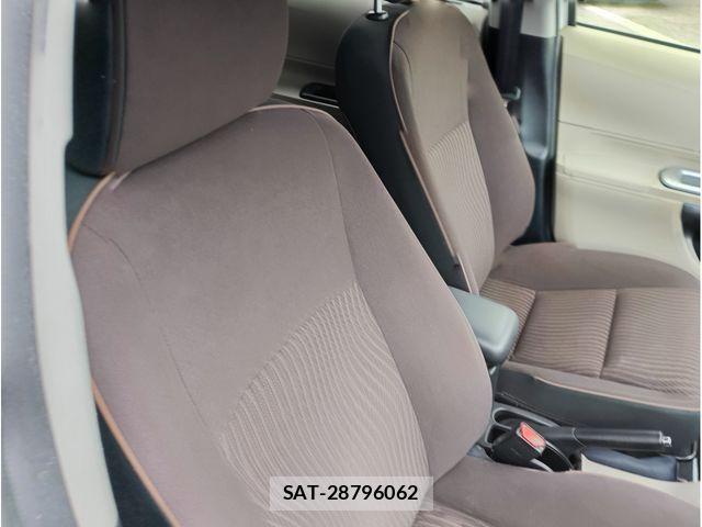 Toyota AQUA 2013-03 6682576-12