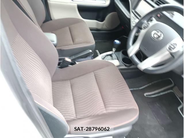 Toyota AQUA 2013-03 6682576-13