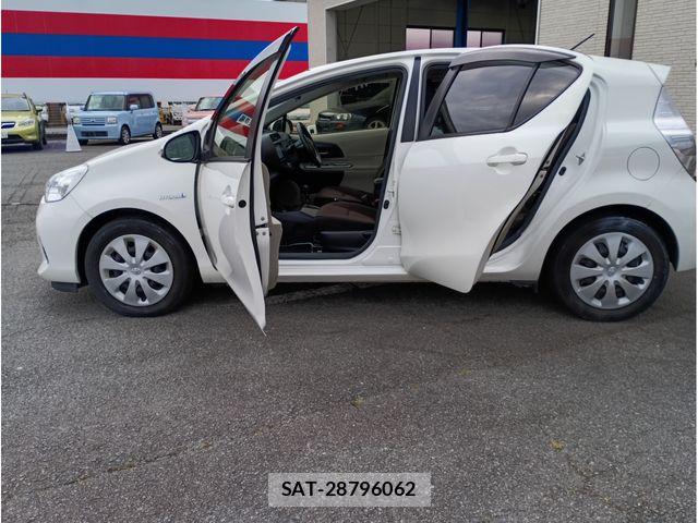Toyota AQUA 2013-03 6682576-18