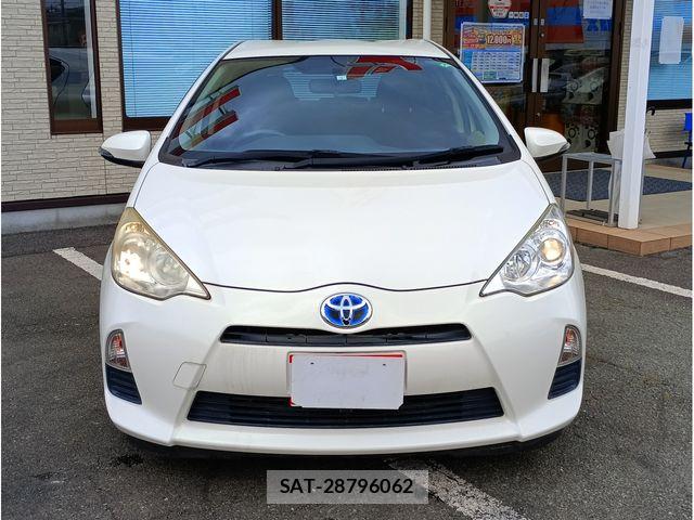 Toyota AQUA 2013-03 6682576-1