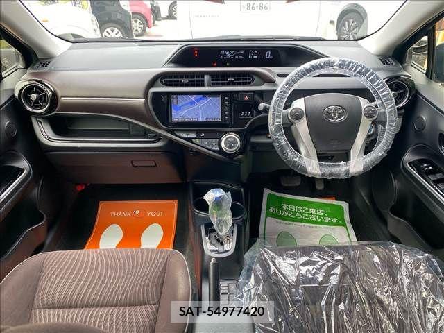 Toyota AQUA 2015-10 6690911-2