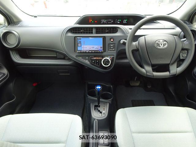 Toyota AQUA 2019-10 6690910-1