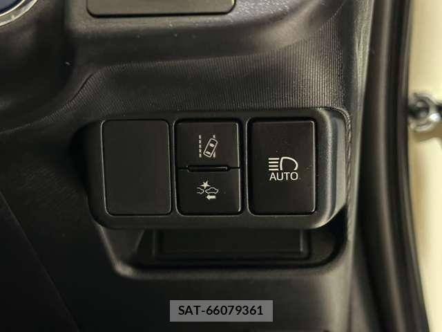 Toyota AQUA 2018-06 6690907-13
