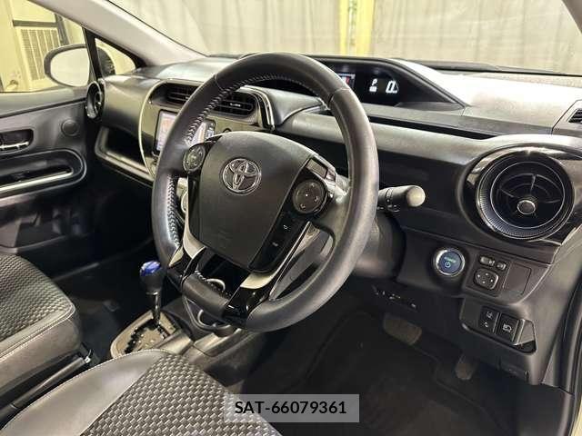 Toyota AQUA 2018-06 6690907-8