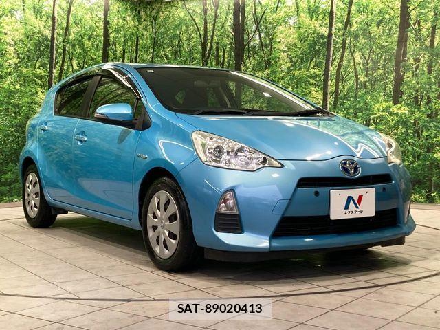 Toyota AQUA 2013-10 6715625-15