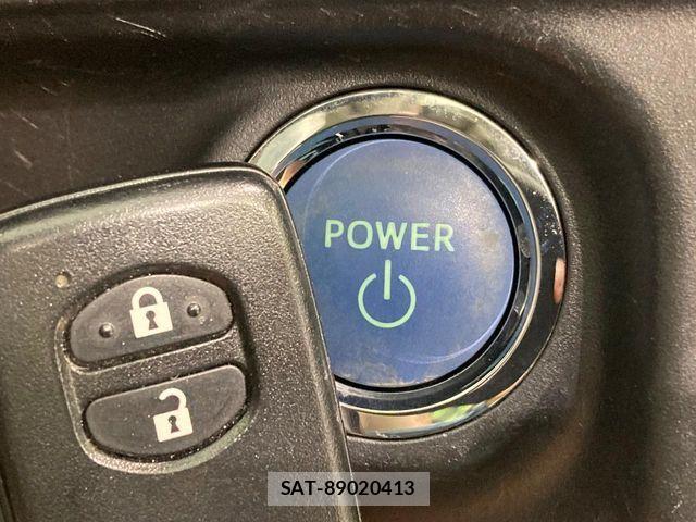 Toyota AQUA 2013-10 6715625-4