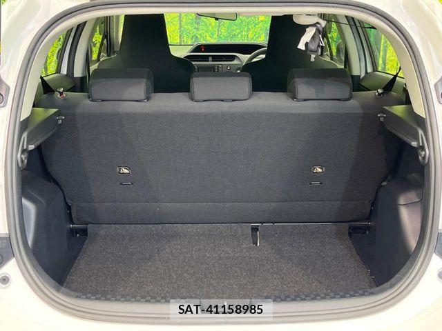 Toyota AQUA 2017-11 6750836-9