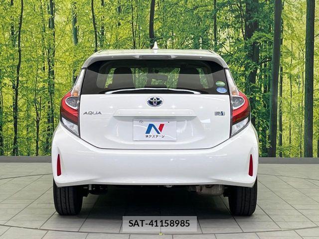 Toyota AQUA 2017-11 6750836-14