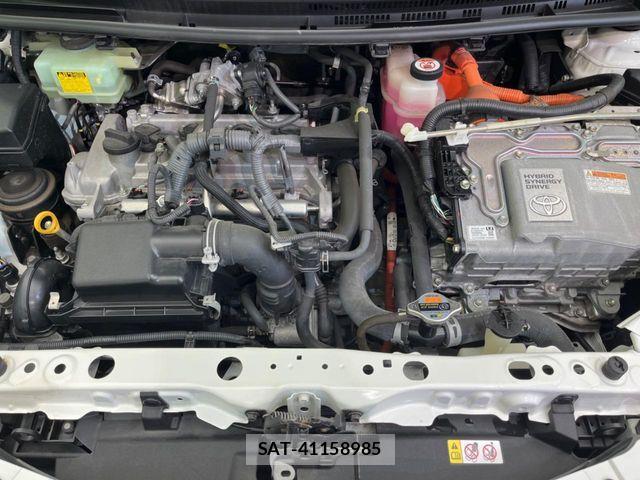 Toyota AQUA 2017-11 6750836-17