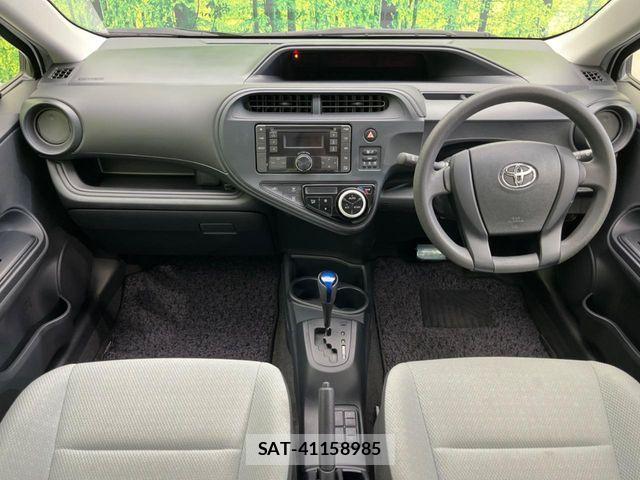 Toyota AQUA 2017-11 6750836-1