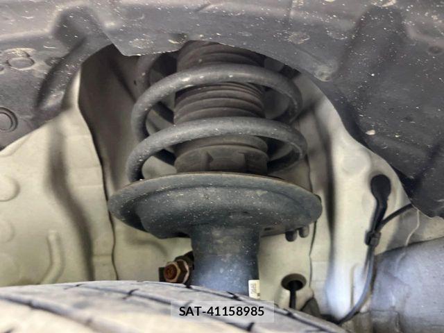 Toyota AQUA 2017-11 6750836-19