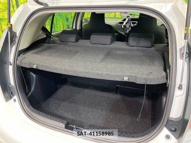 Toyota AQUA 2017-11 6750836-5
