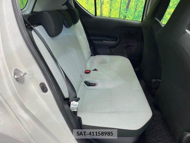 Toyota AQUA 2017-11 6750836-8