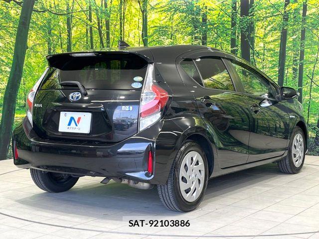 Toyota AQUA 2017-10 6750835-16
