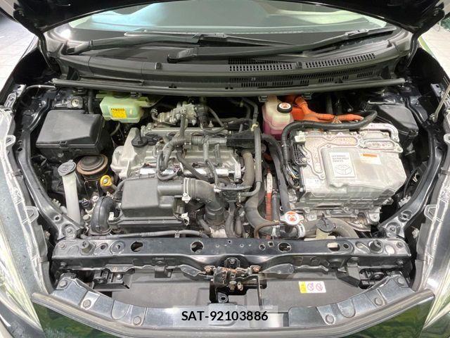 Toyota AQUA 2017-10 6750835-17