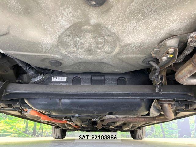 Toyota AQUA 2017-10 6750835-18