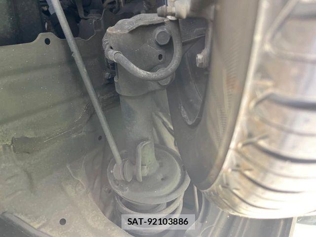 Toyota AQUA 2017-10 6750835-19