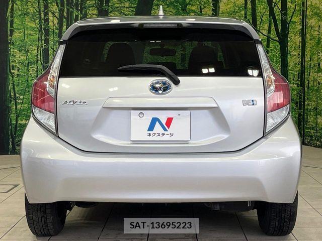 Toyota AQUA 2015-05 6750848-14