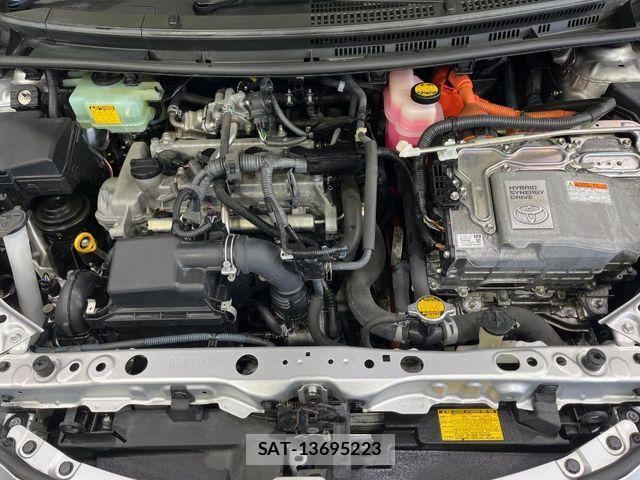 Toyota AQUA 2015-05 6750848-17