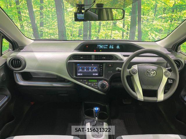 Toyota AQUA 2014-11 6750849-1