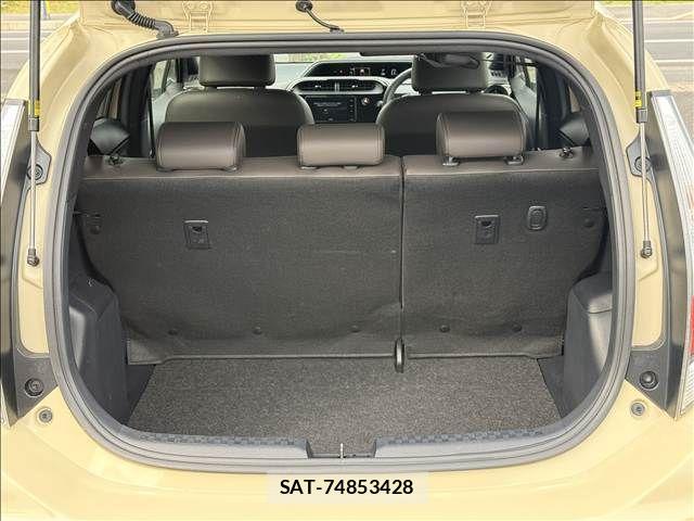 Toyota AQUA 2018-10 6750830-10