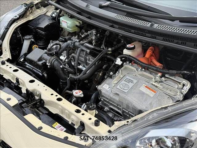 Toyota AQUA 2018-10 6750830-19
