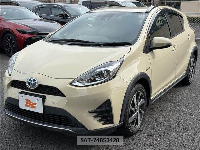 Toyota AQUA 2018-10 6750830-21