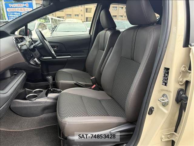 Toyota AQUA 2018-10 6750830-24