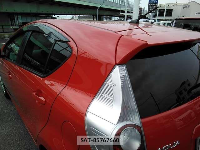 Toyota AQUA 2014-05 6750853-11