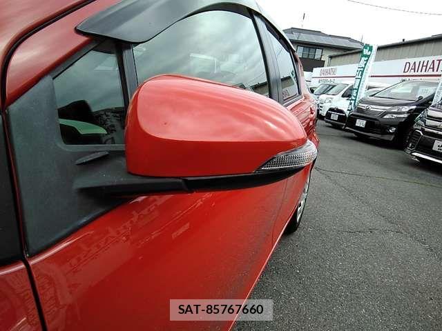 Toyota AQUA 2014-05 6750853-12