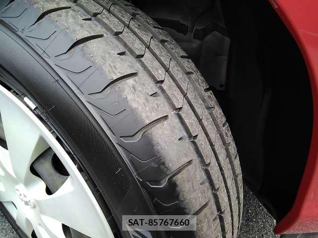 Toyota AQUA 2014-05 6750853-13