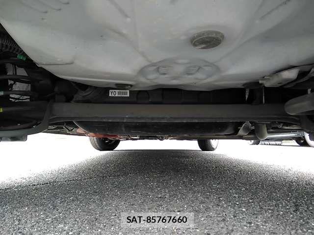 Toyota AQUA 2014-05 6750853-14