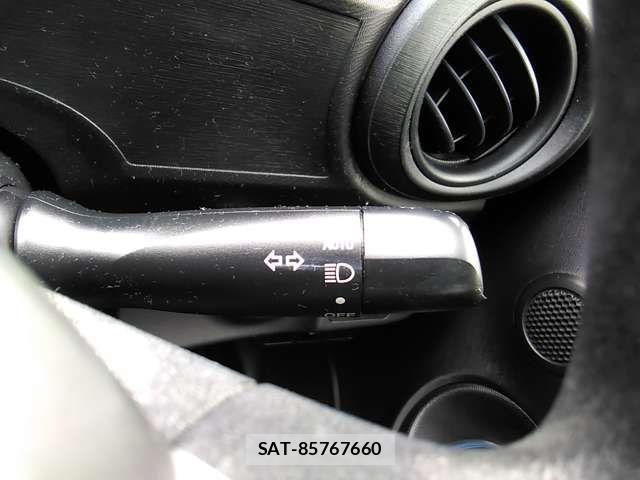 Toyota AQUA 2014-05 6750853-18