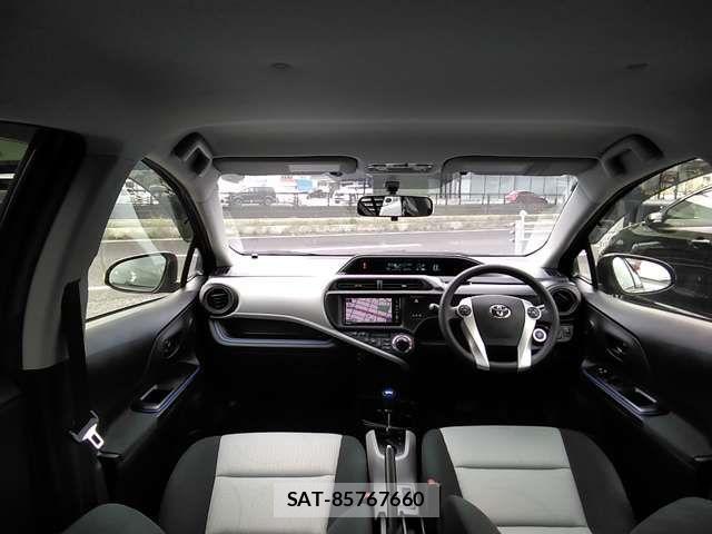 Toyota AQUA 2014-05 6750853-3