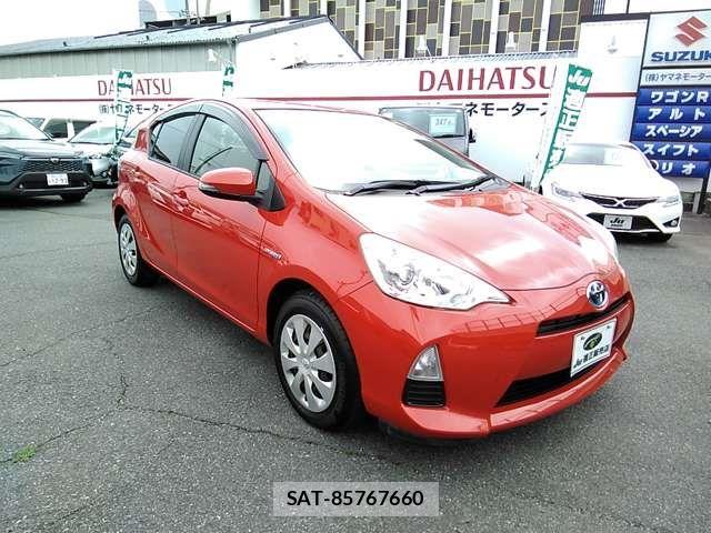 Toyota AQUA 2014-05 6750853-6