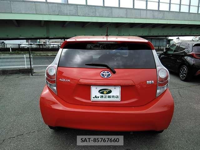 Toyota AQUA 2014-05 6750853-8