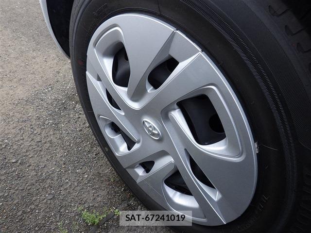 Toyota AQUA 2023-03 6750828-14