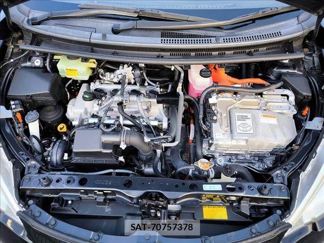 Toyota AQUA 2014-10 6750857-18