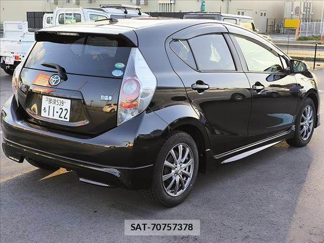 Toyota AQUA 2014-10 6750857-3
