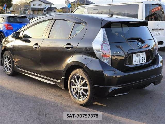 Toyota AQUA 2014-10 6750857-5