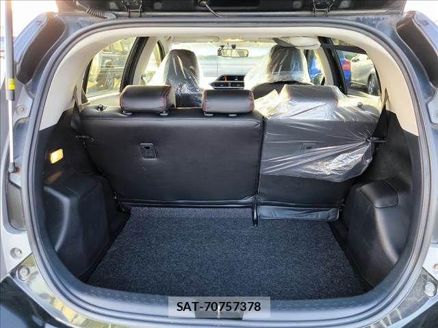 Toyota AQUA 2014-10 6750857-6