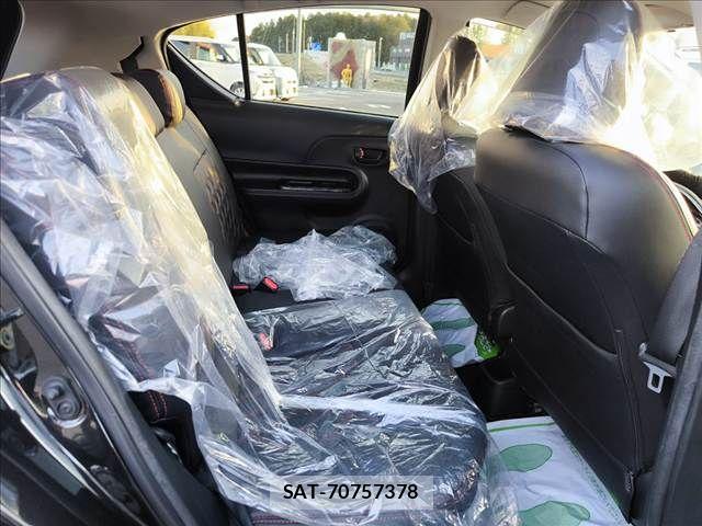 Toyota AQUA 2014-10 6750857-7