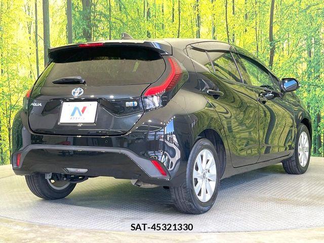 Toyota AQUA 2023-04 6750826-16