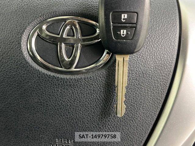 Toyota AQUA 2015-11 6750846-6